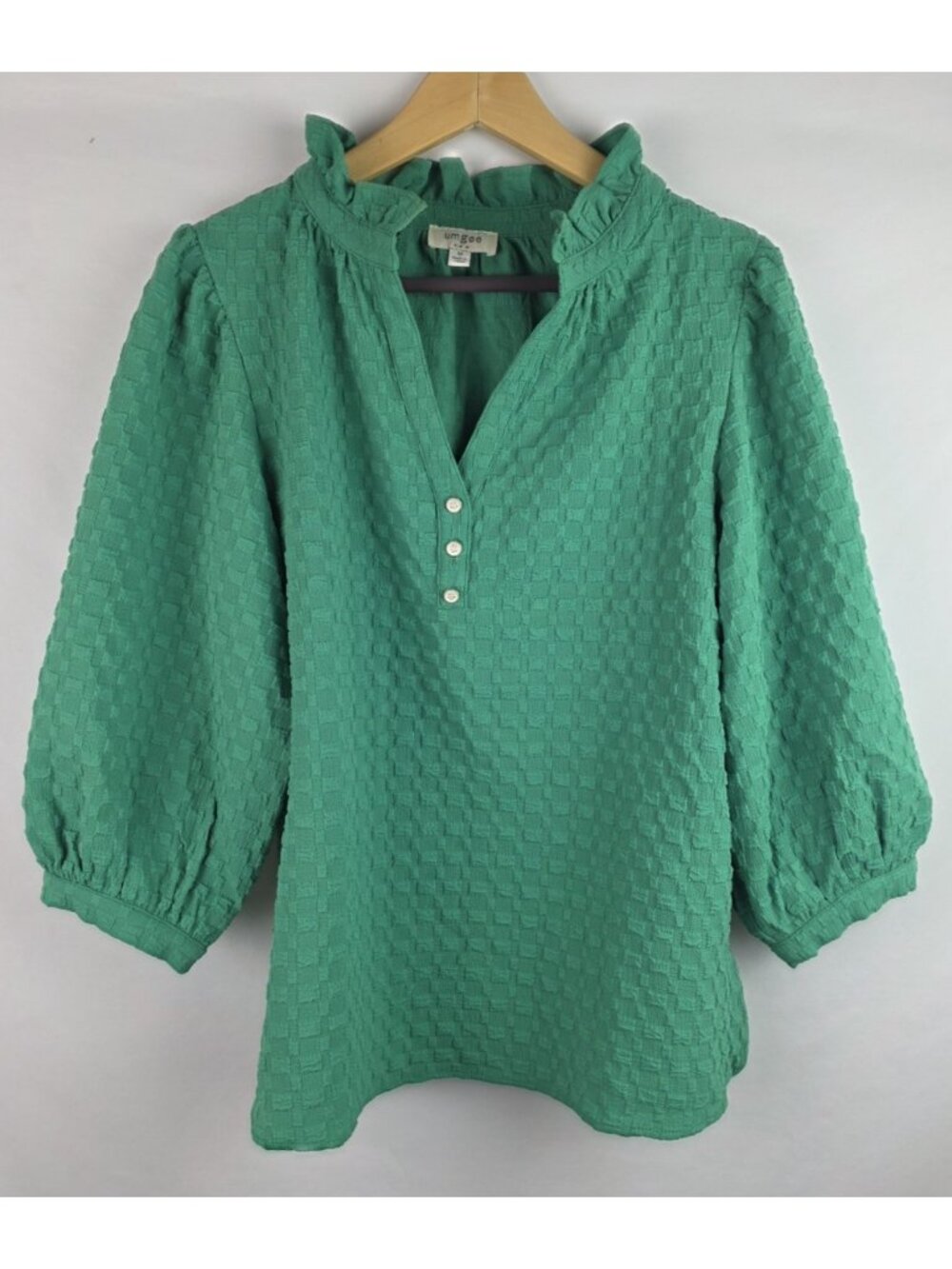 Umgee Womens Top Size Medium Green 3/4 Sleeve Textured Ruffle 1/4 Zip Blouse